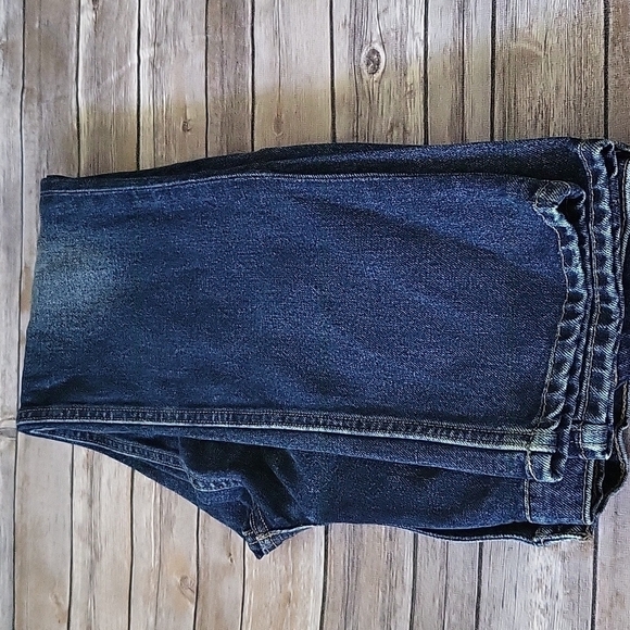 Levi's 502 dark wash regular taper sample jeans with 32.25" inseam - Picture 3 of 12